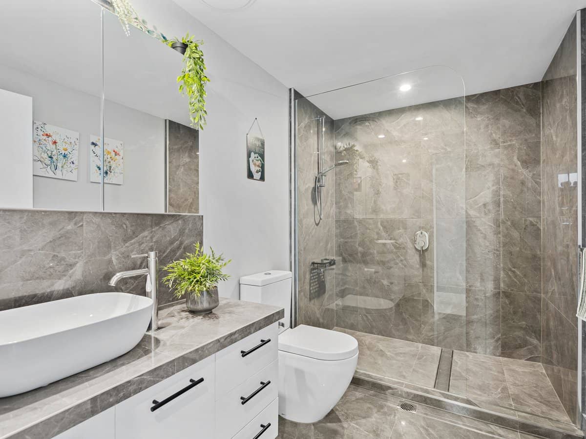 5 Harbour Side Court, BIGGERA WATERS - Thumbnail 19