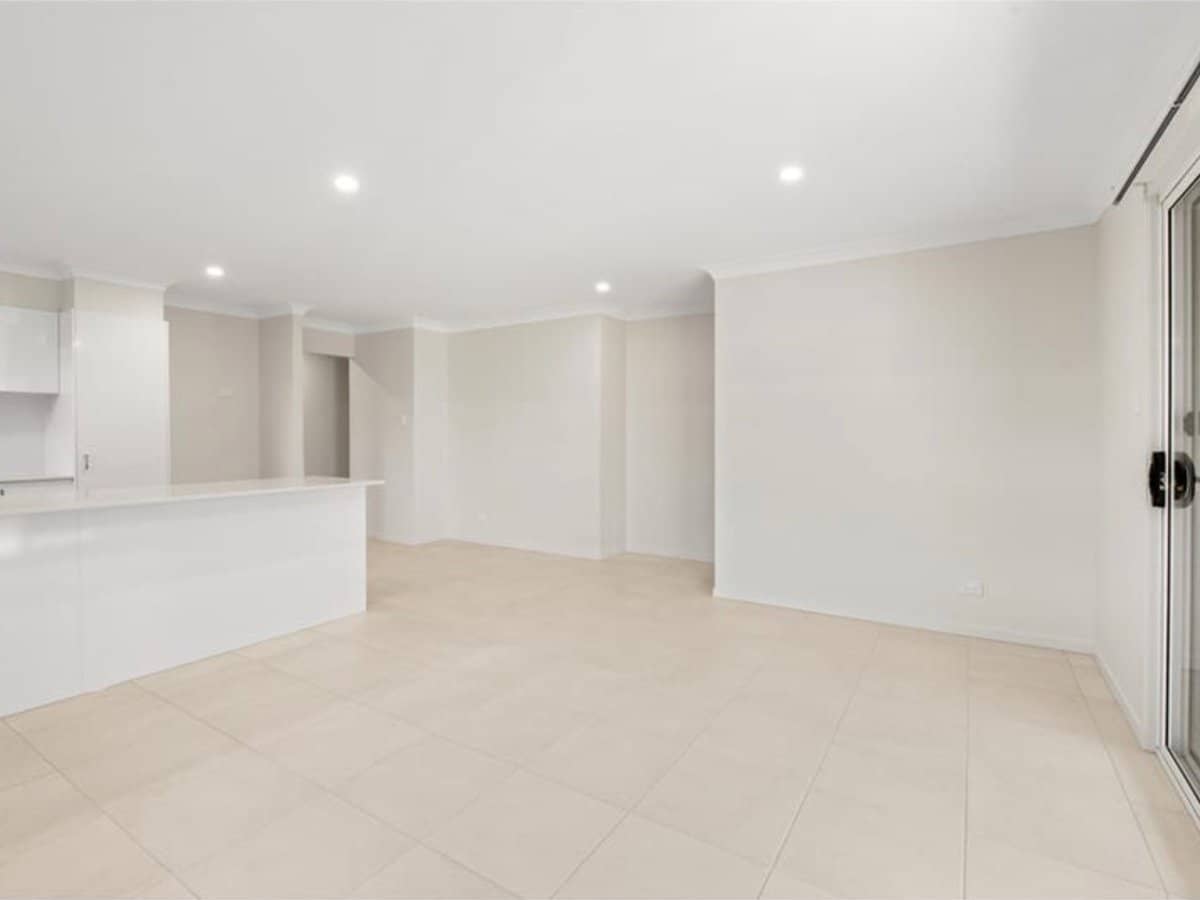 29 Barnyard Drive, PARK RIDGE - Thumbnail 2