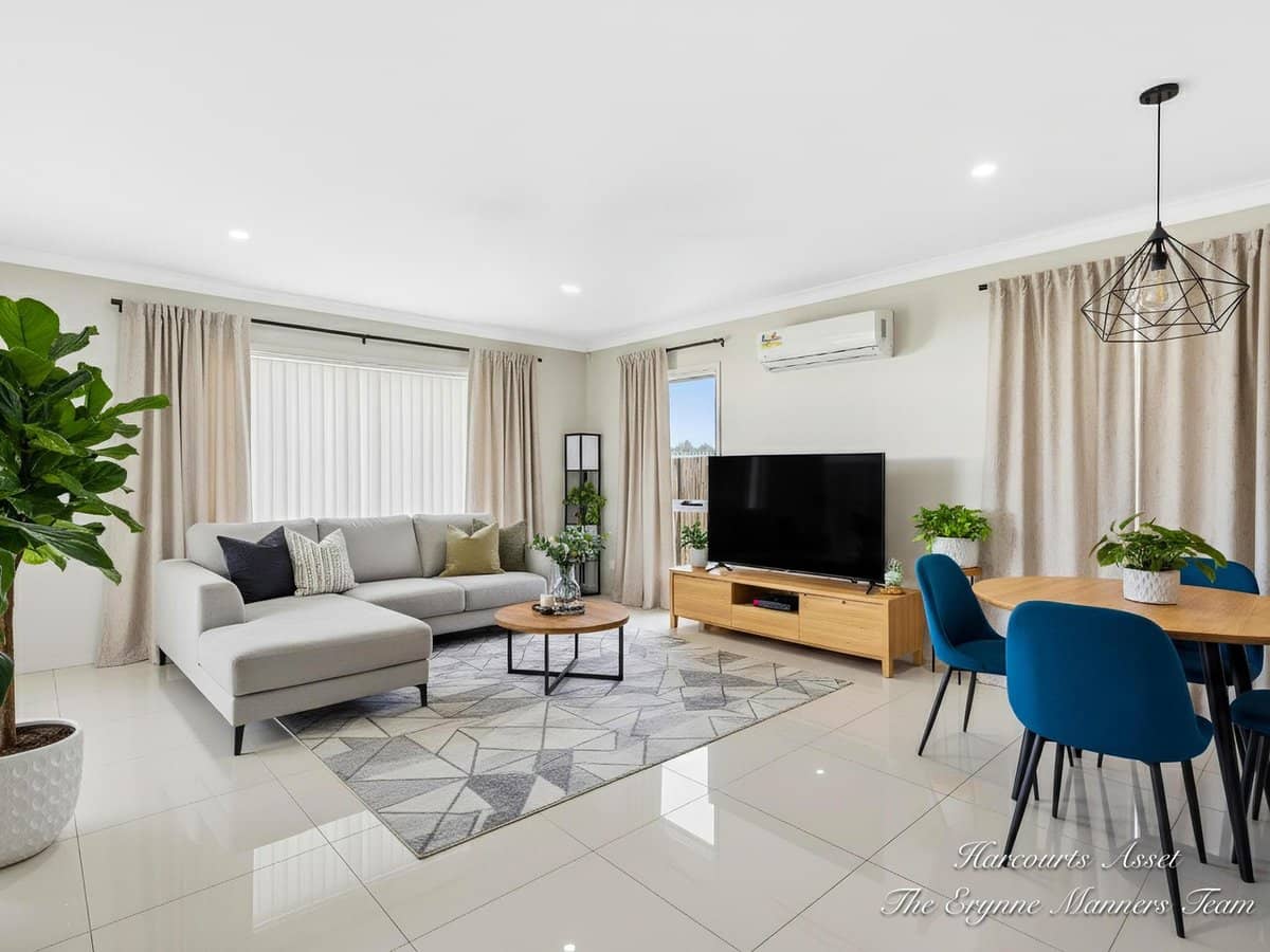 14 Verge Street, LOGAN RESERVE - Thumbnail 2