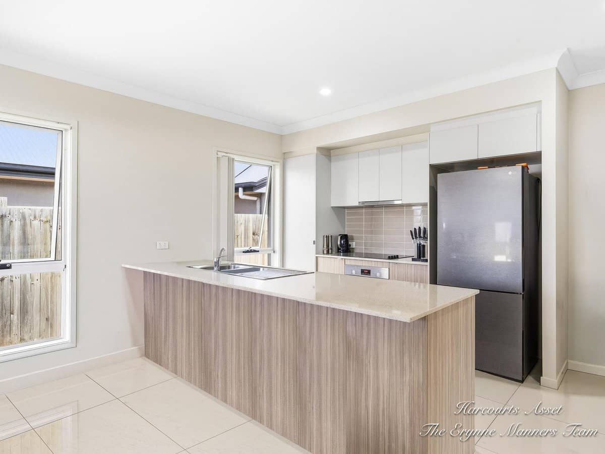 14 Verge Street, LOGAN RESERVE - Thumbnail 6
