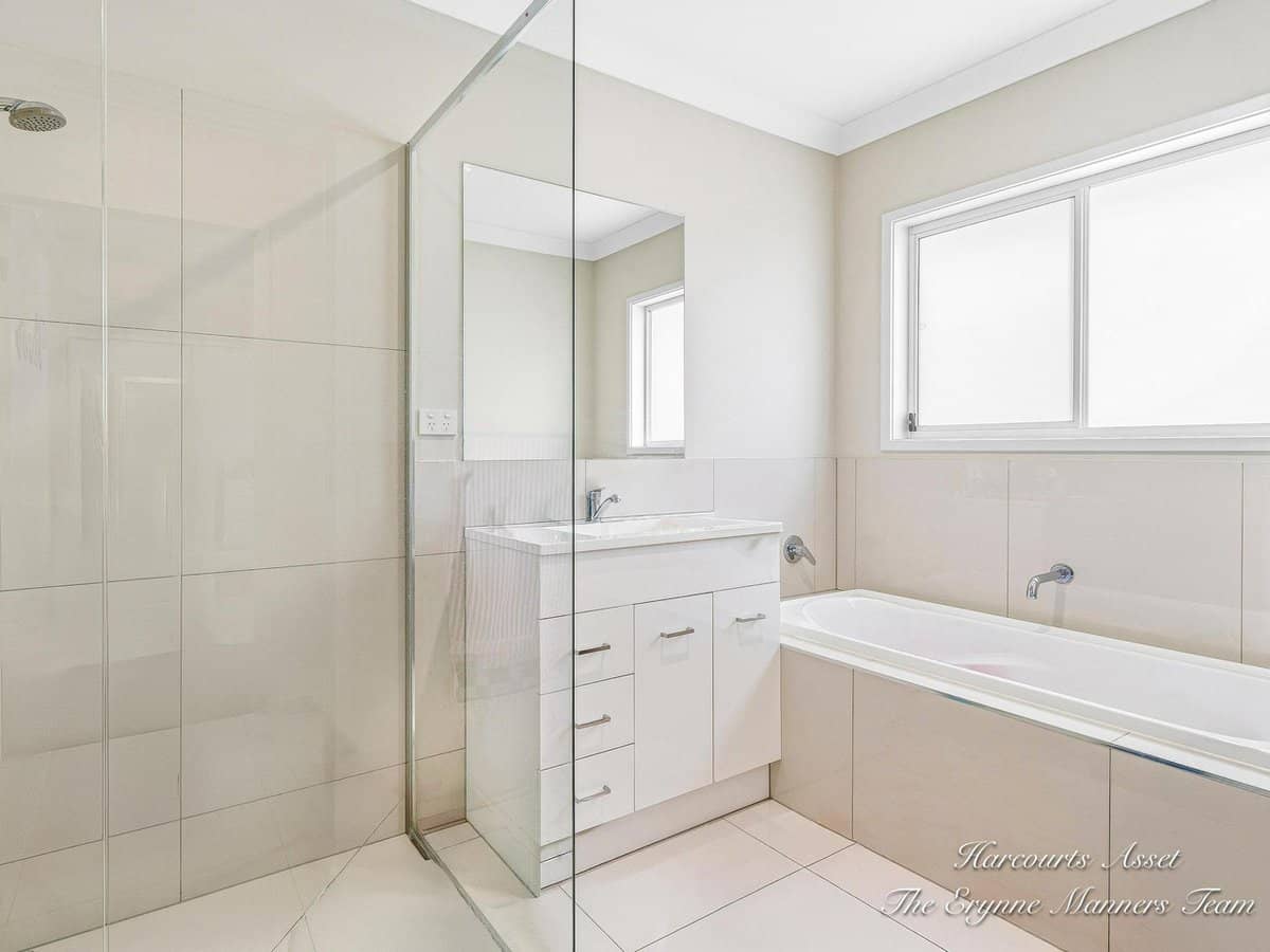 14 Verge Street, LOGAN RESERVE - Thumbnail 8