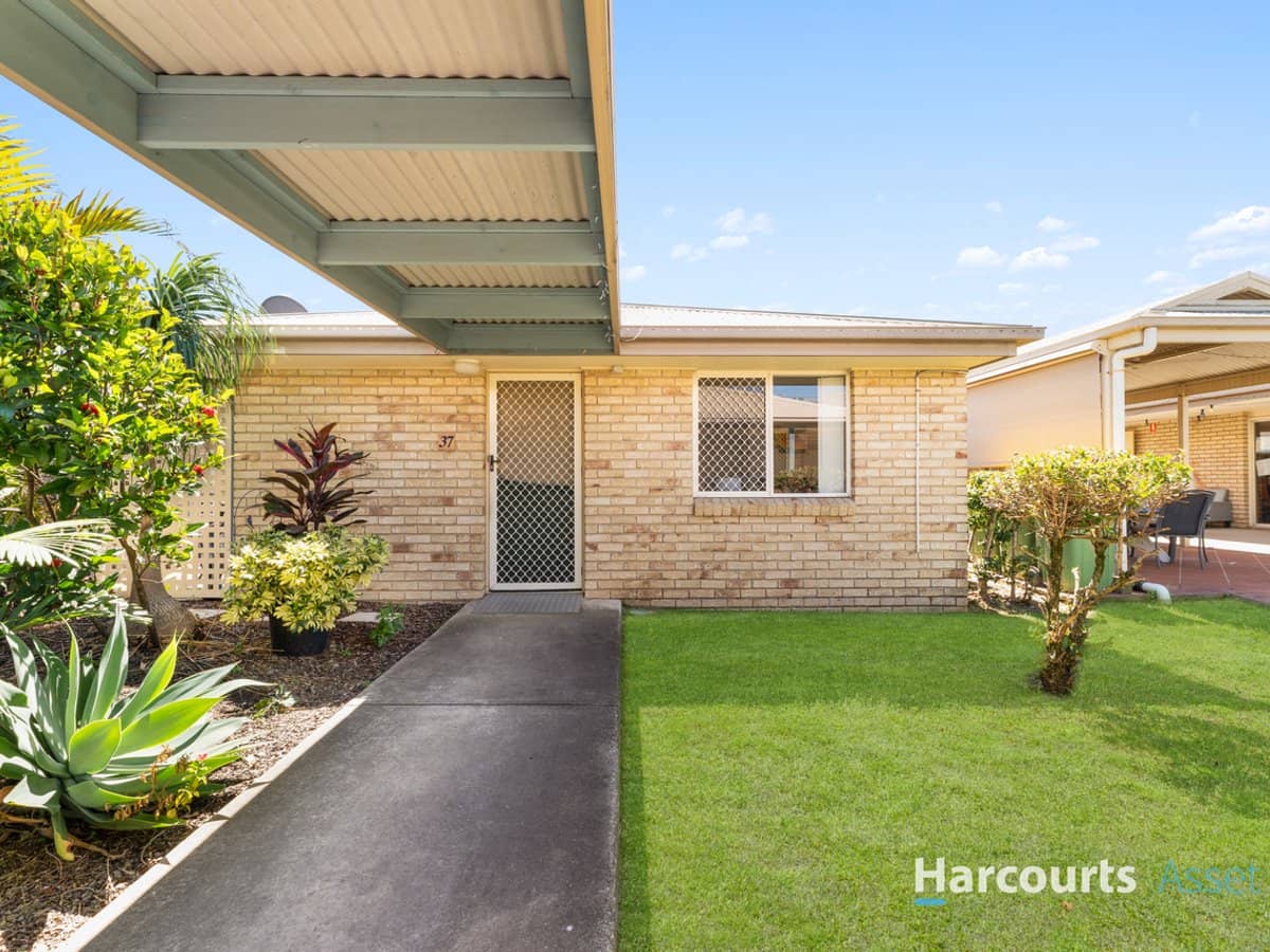 12-14 Yeates Crescent, MEADOWBROOK - Thumbnail 1