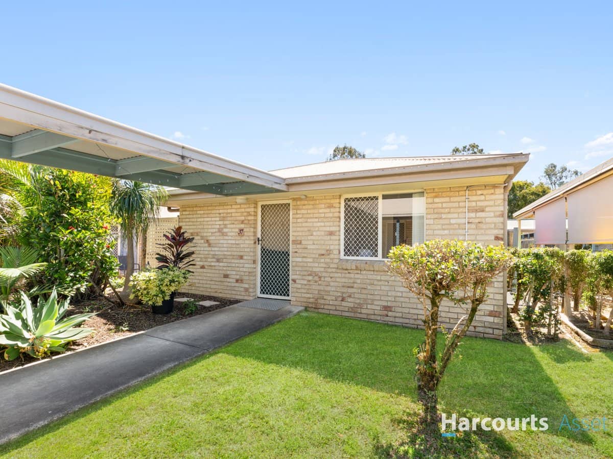 12-14 Yeates Crescent, MEADOWBROOK - Thumbnail 2