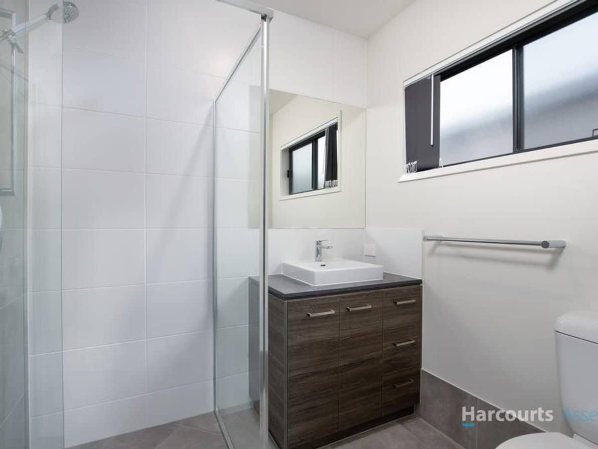 9 Mills Way, GREENBANK - Thumbnail 5