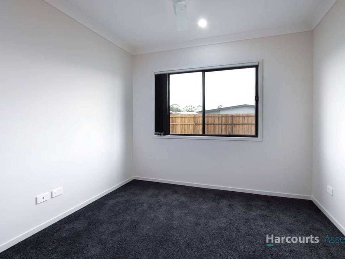 9 Mills Way, GREENBANK - Thumbnail 6