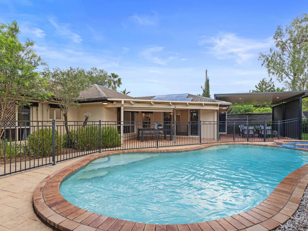 10 Creekview Street, HELENSVALE - Thumbnail 1