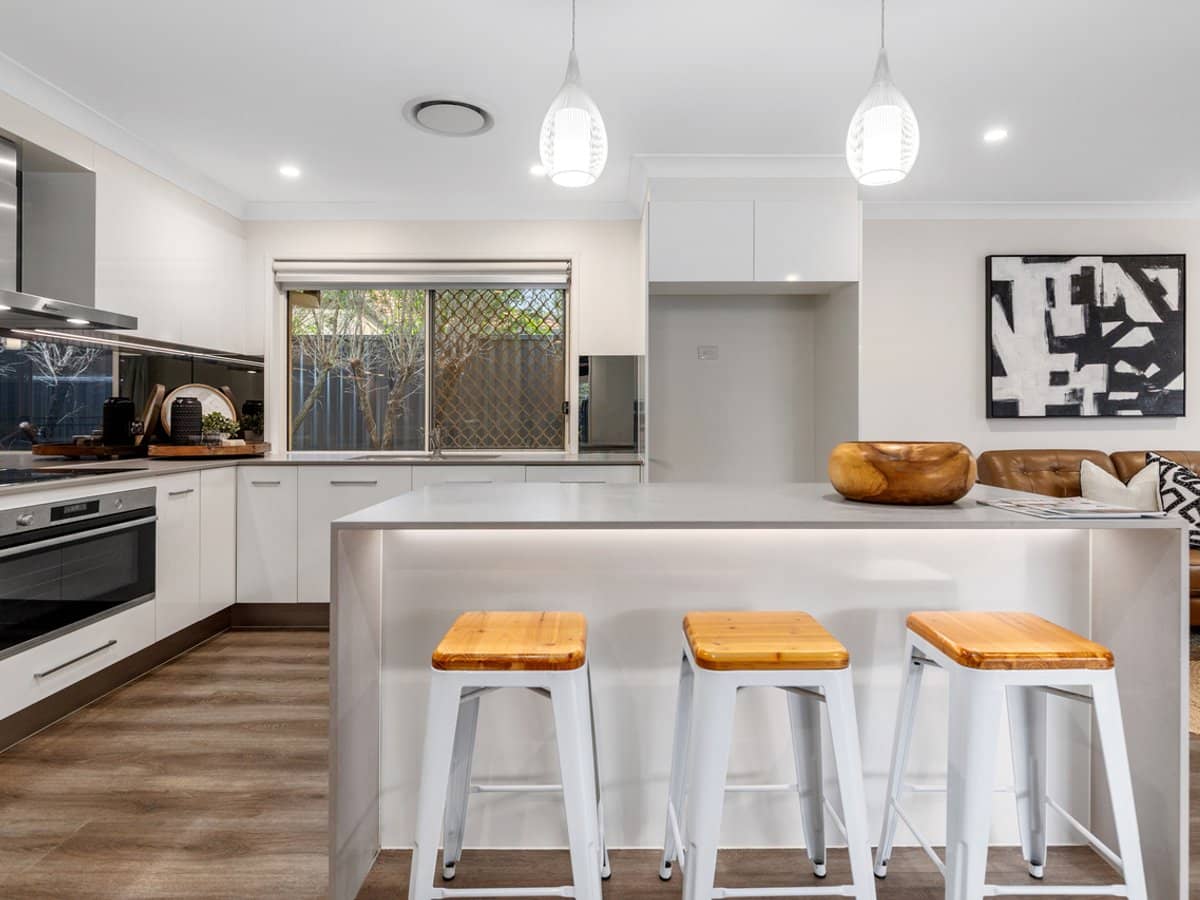 10 Creekview Street, HELENSVALE - Thumbnail 5