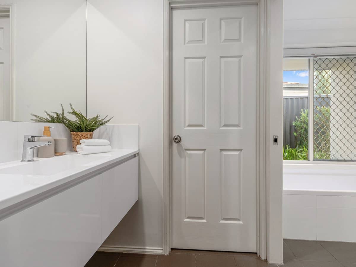 10 Creekview Street, HELENSVALE - Thumbnail 19