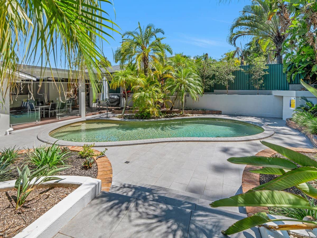 21 Freda Street, ASHMORE - Thumbnail 2