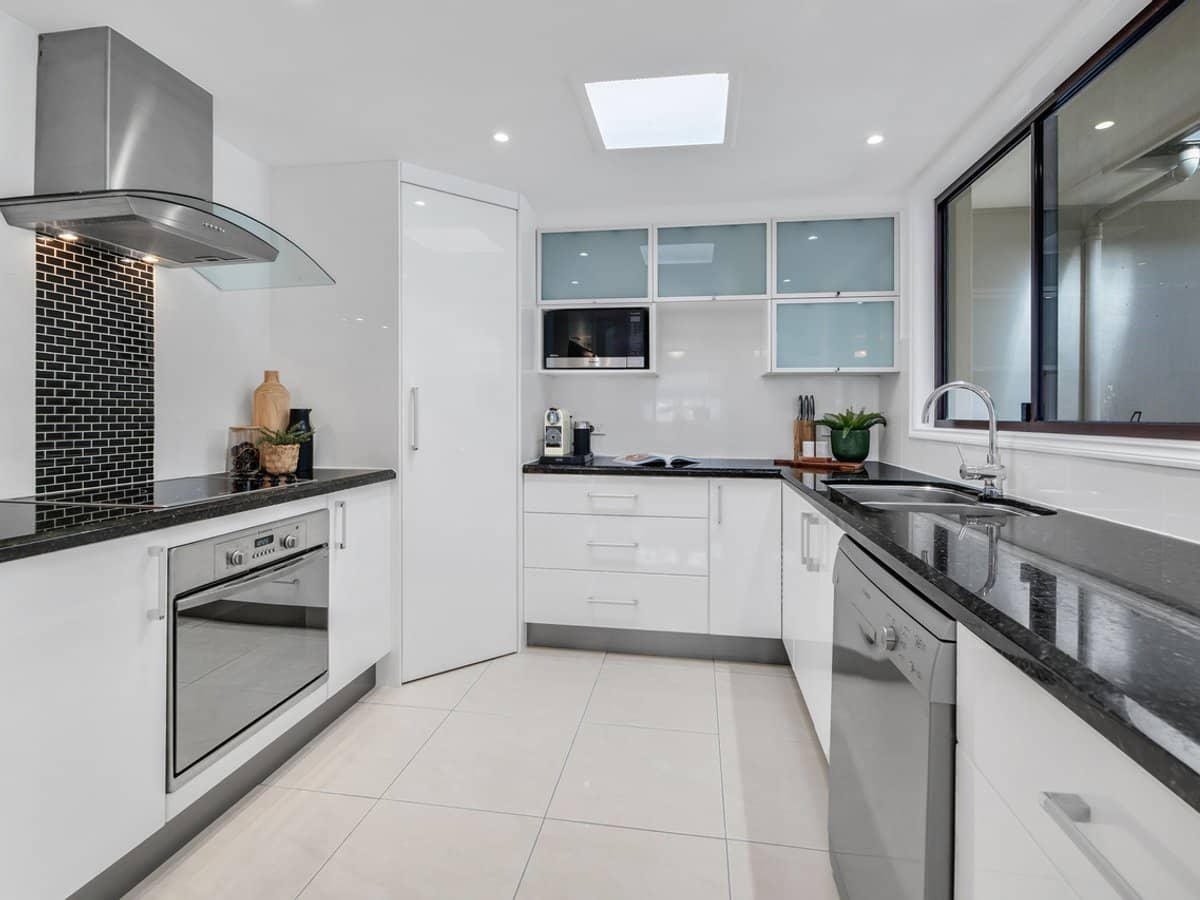 21 Freda Street, ASHMORE - Thumbnail 6