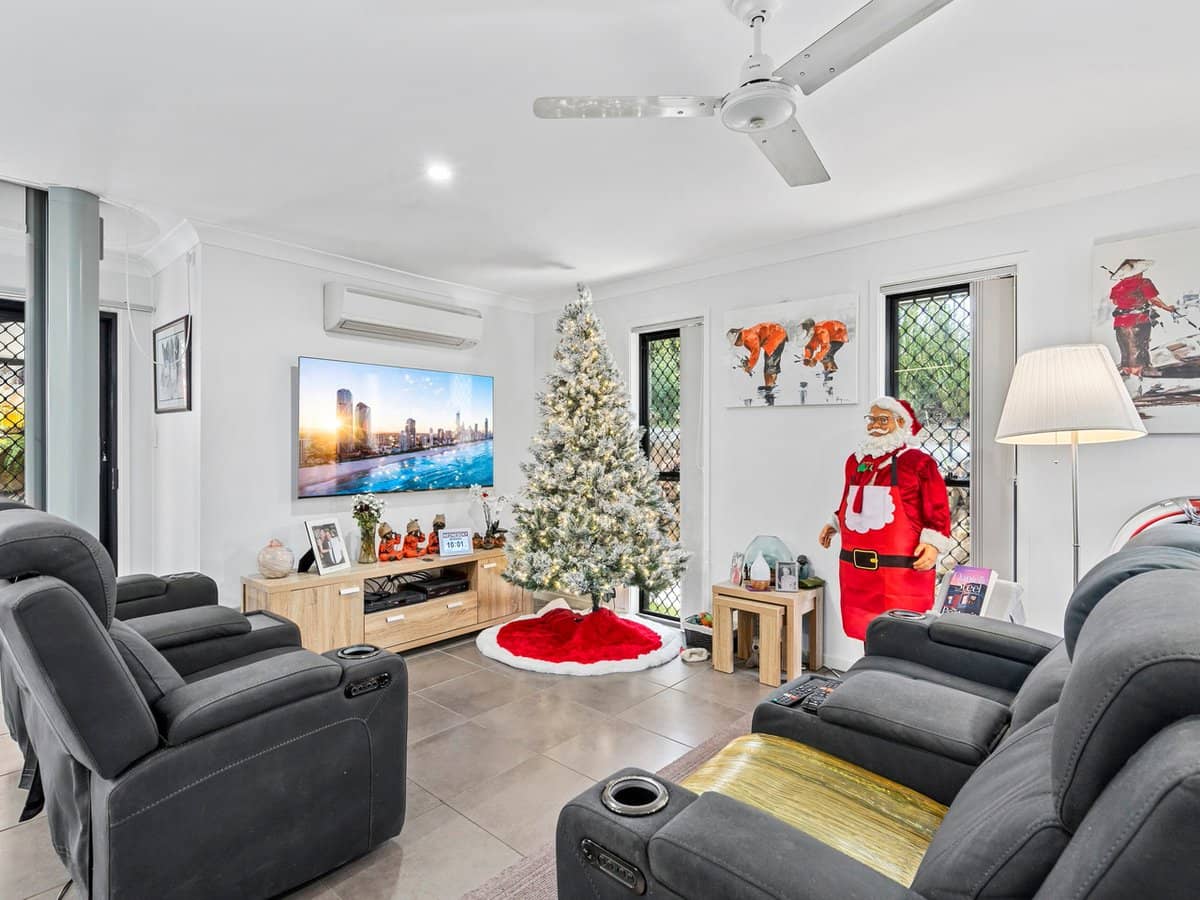 1 Barratt Street, COOMERA - Thumbnail 4