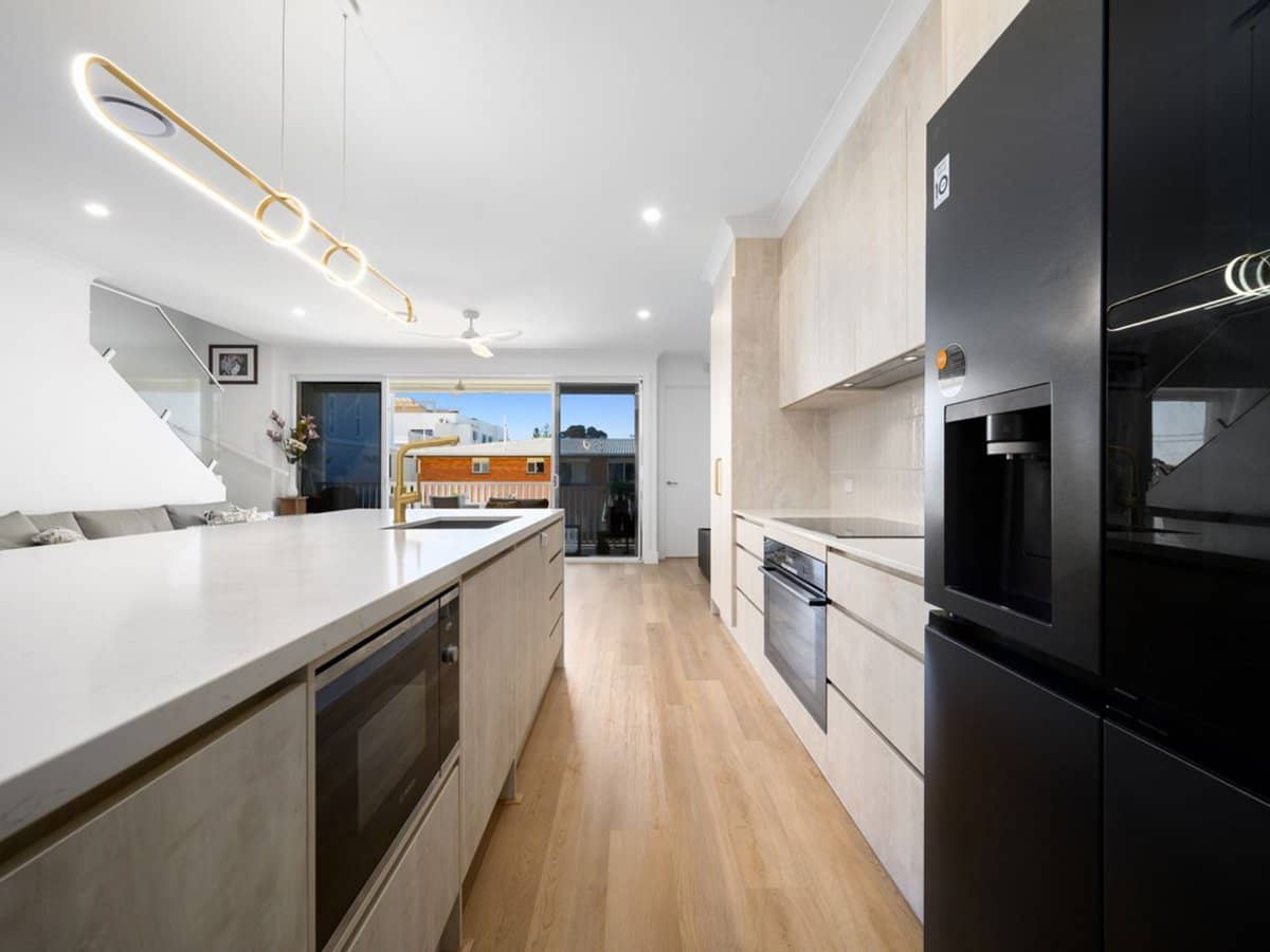 17 Bruce Avenue, PARADISE POINT - Thumbnail 7