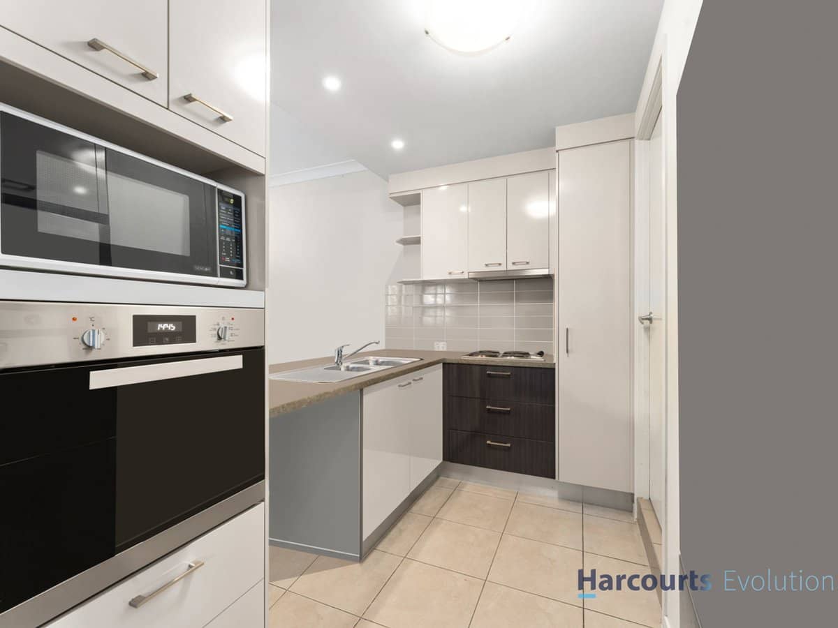 17-19 Abang Avenue, TANAH MERAH - Thumbnail 3