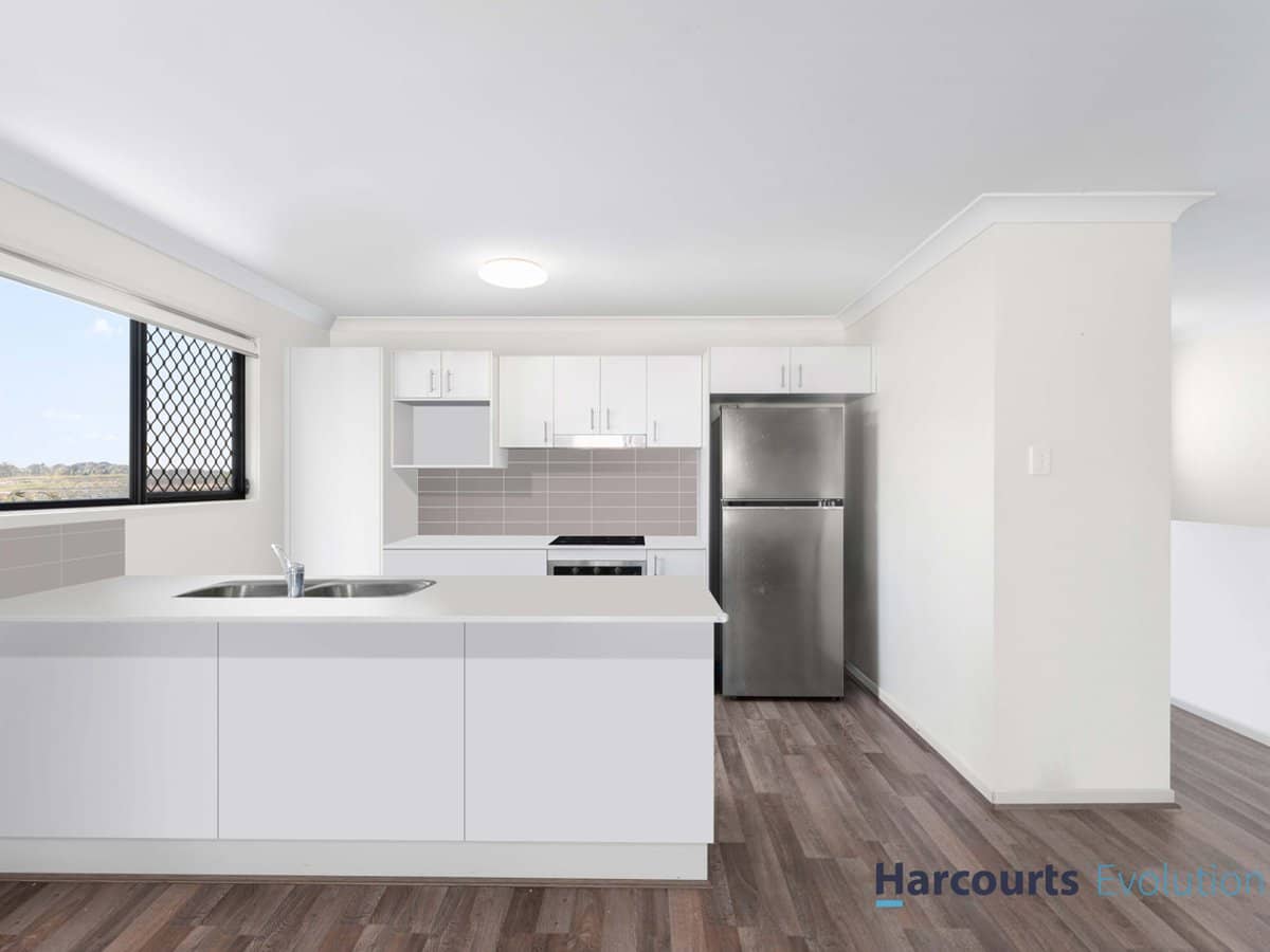 15 Vantage Place, REDBANK PLAINS - Thumbnail 4