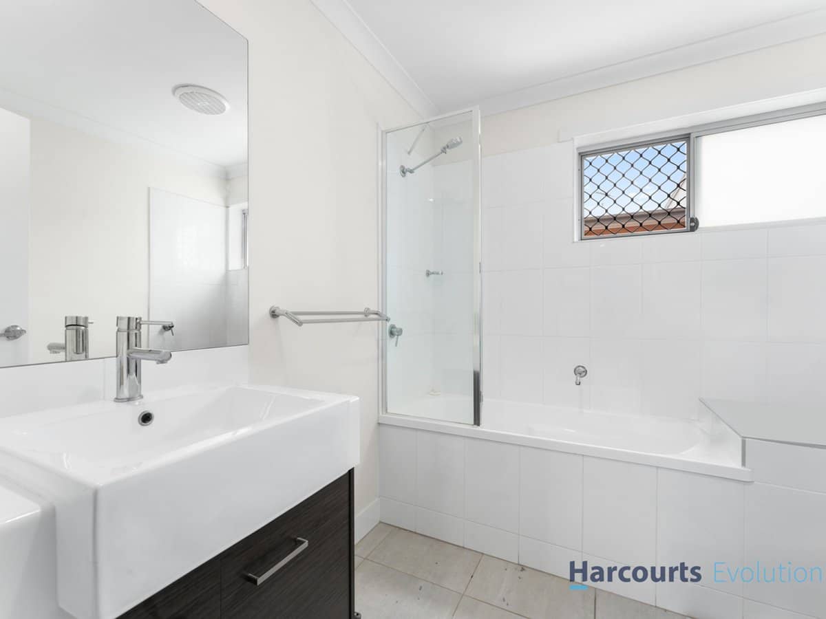 4 Greenhill Street, REDBANK PLAINS - Thumbnail 8