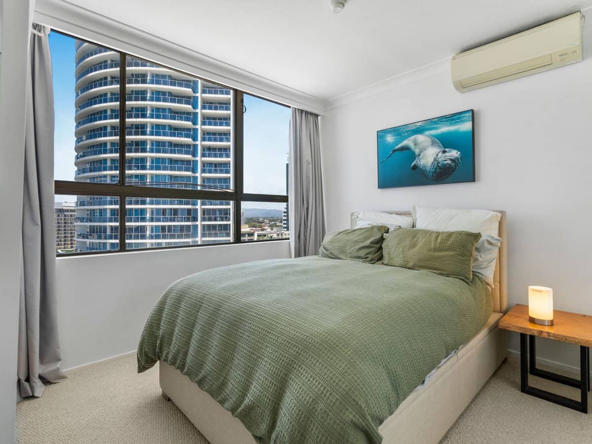 18-22 Orchid Avenue, SURFERS PARADISE - Thumbnail 3
