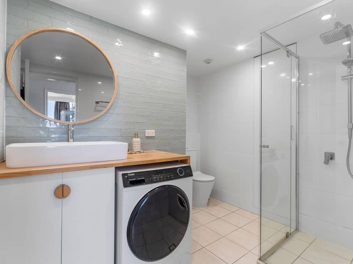 18-22 Orchid Avenue, SURFERS PARADISE - Thumbnail 4