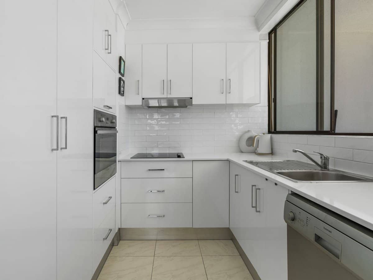 18-22 Orchid Avenue, SURFERS PARADISE - Thumbnail 9