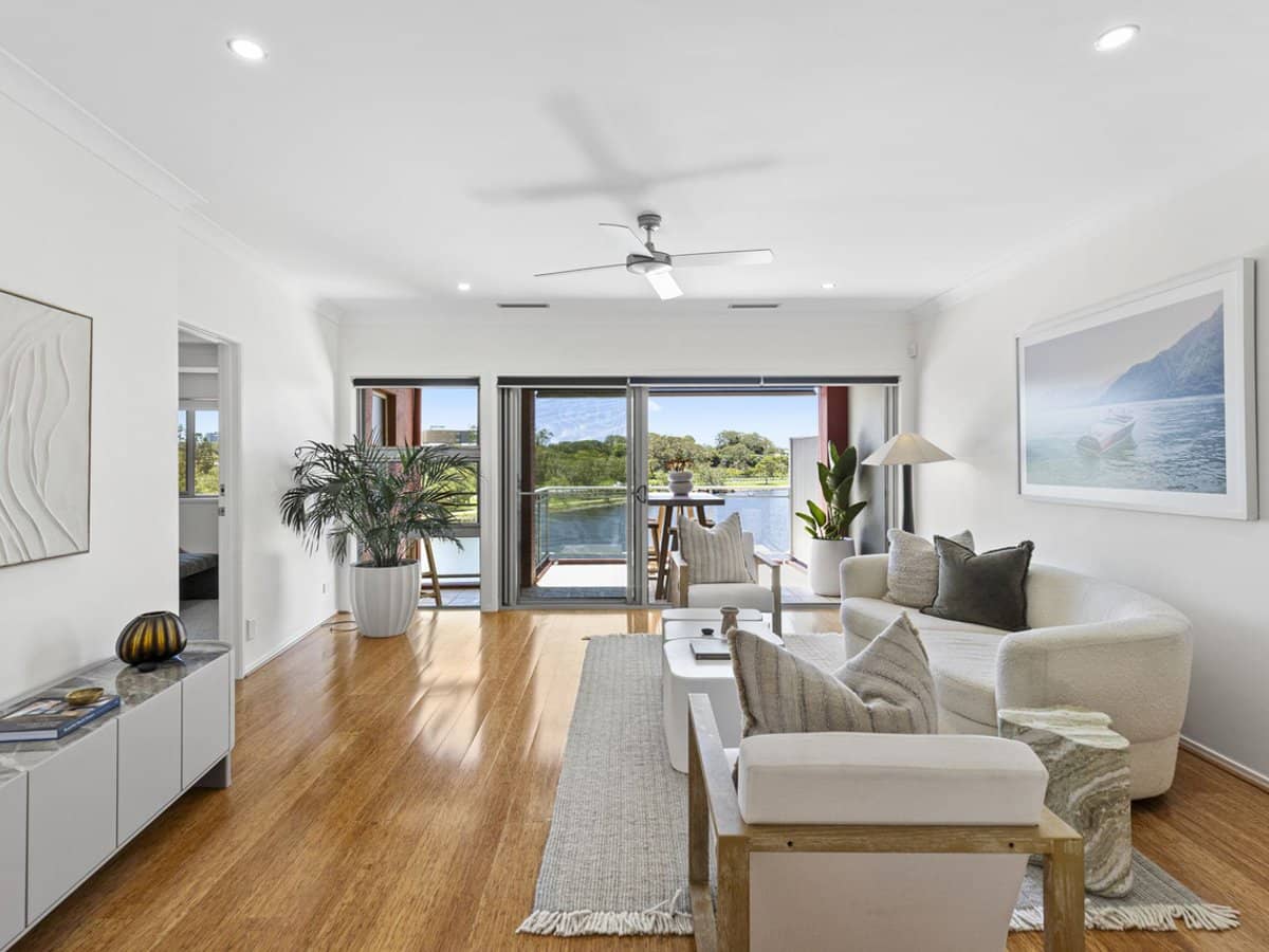 3013 The Boulevarde, Carrara - Thumbnail 1