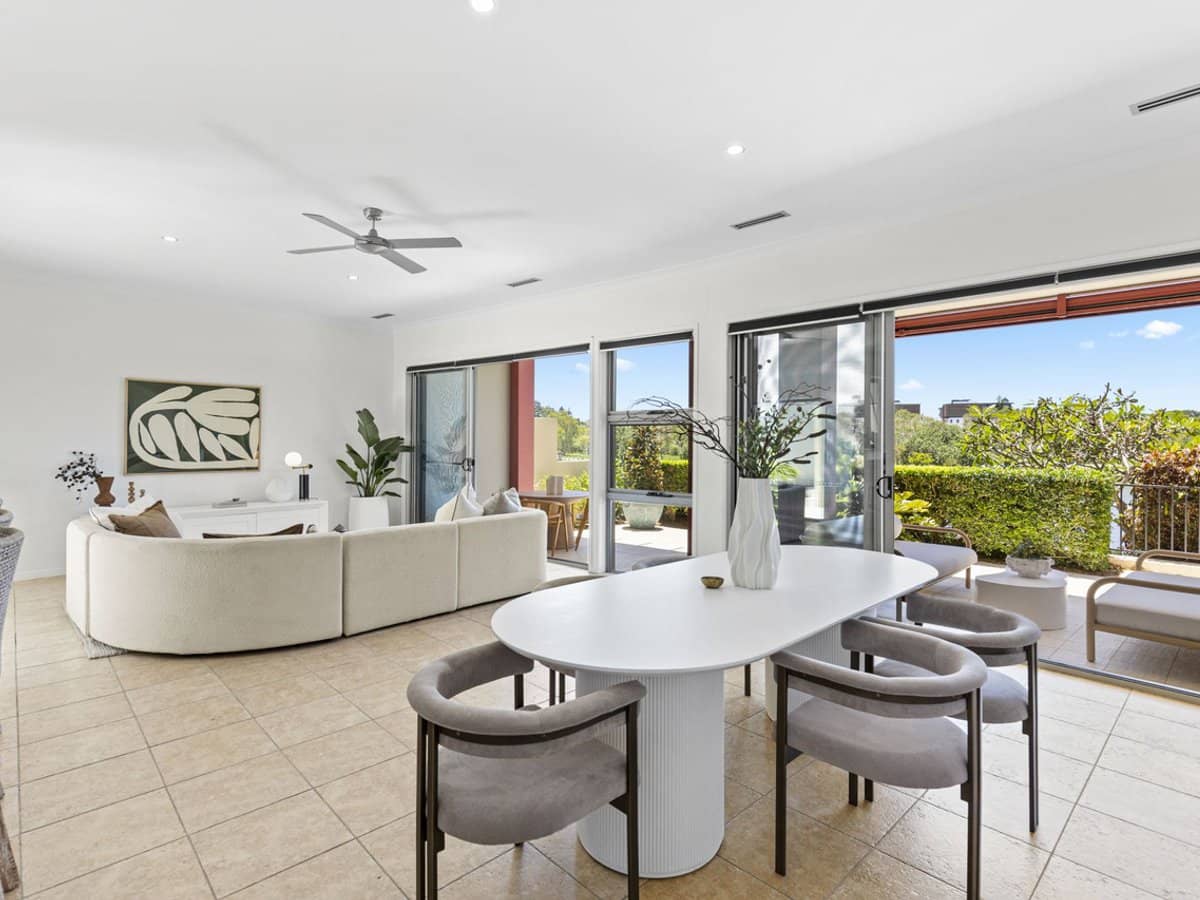 3013 The Boulevarde, Carrara - Thumbnail 2