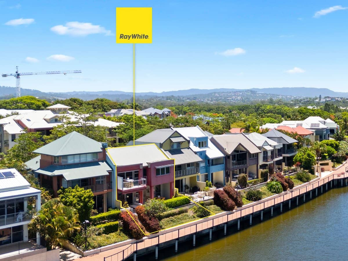 3013 The Boulevarde, Carrara - Thumbnail 3