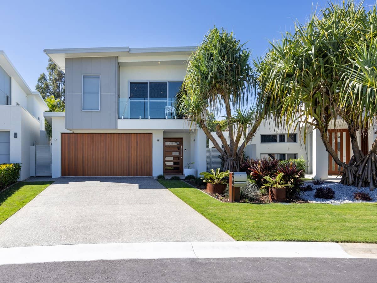 7815 Pavilions Close, Hope Island - Thumbnail 2