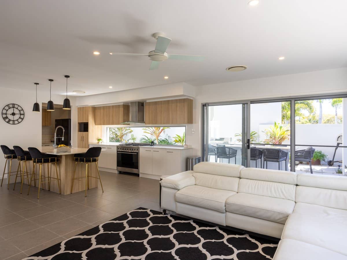 7815 Pavilions Close, Hope Island - Thumbnail 8