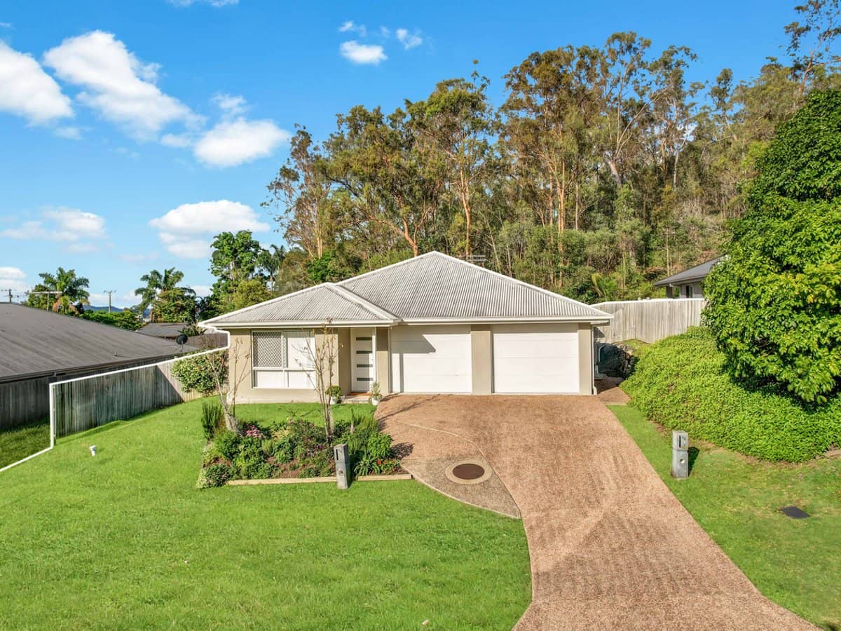 26 Lane Court, MOUNT WARREN PARK - Thumbnail 1