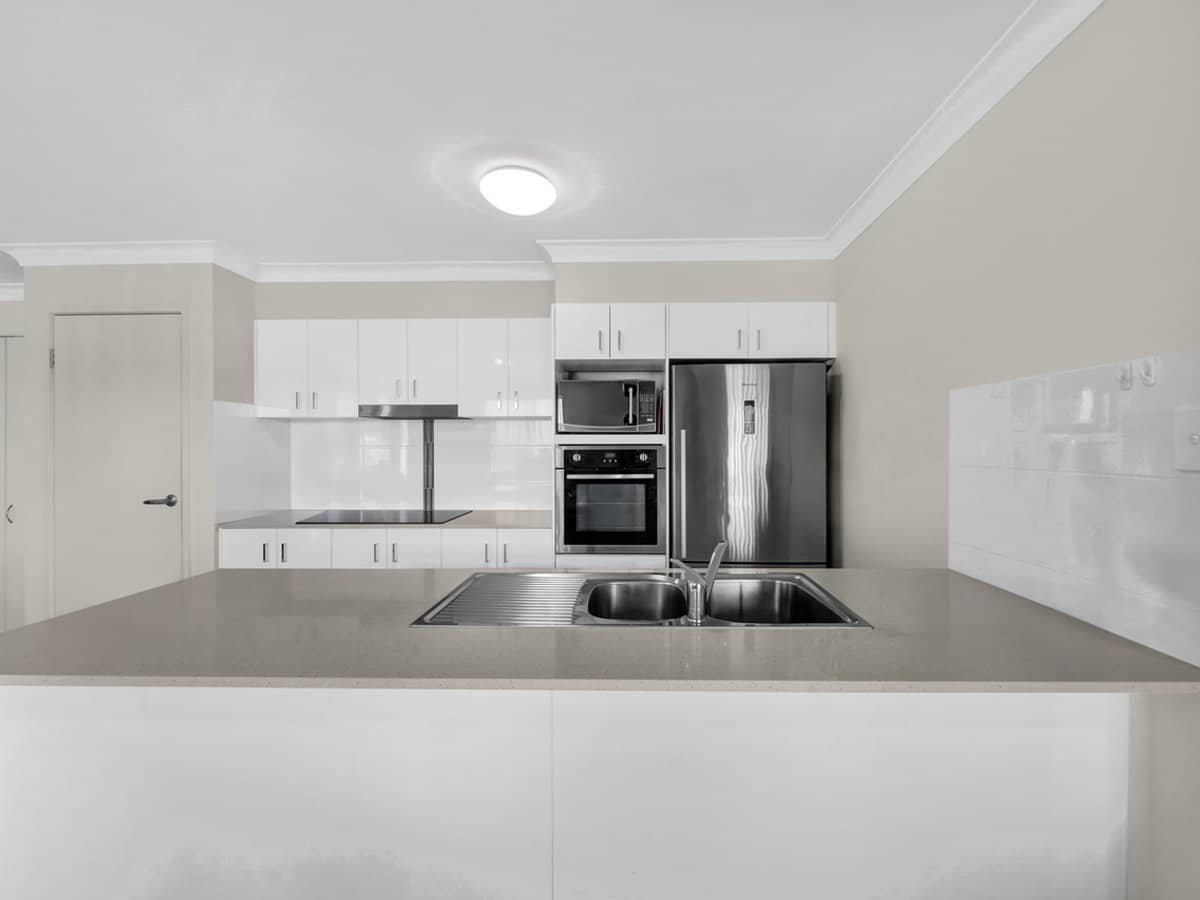 26 Lane Court, MOUNT WARREN PARK - Thumbnail 2