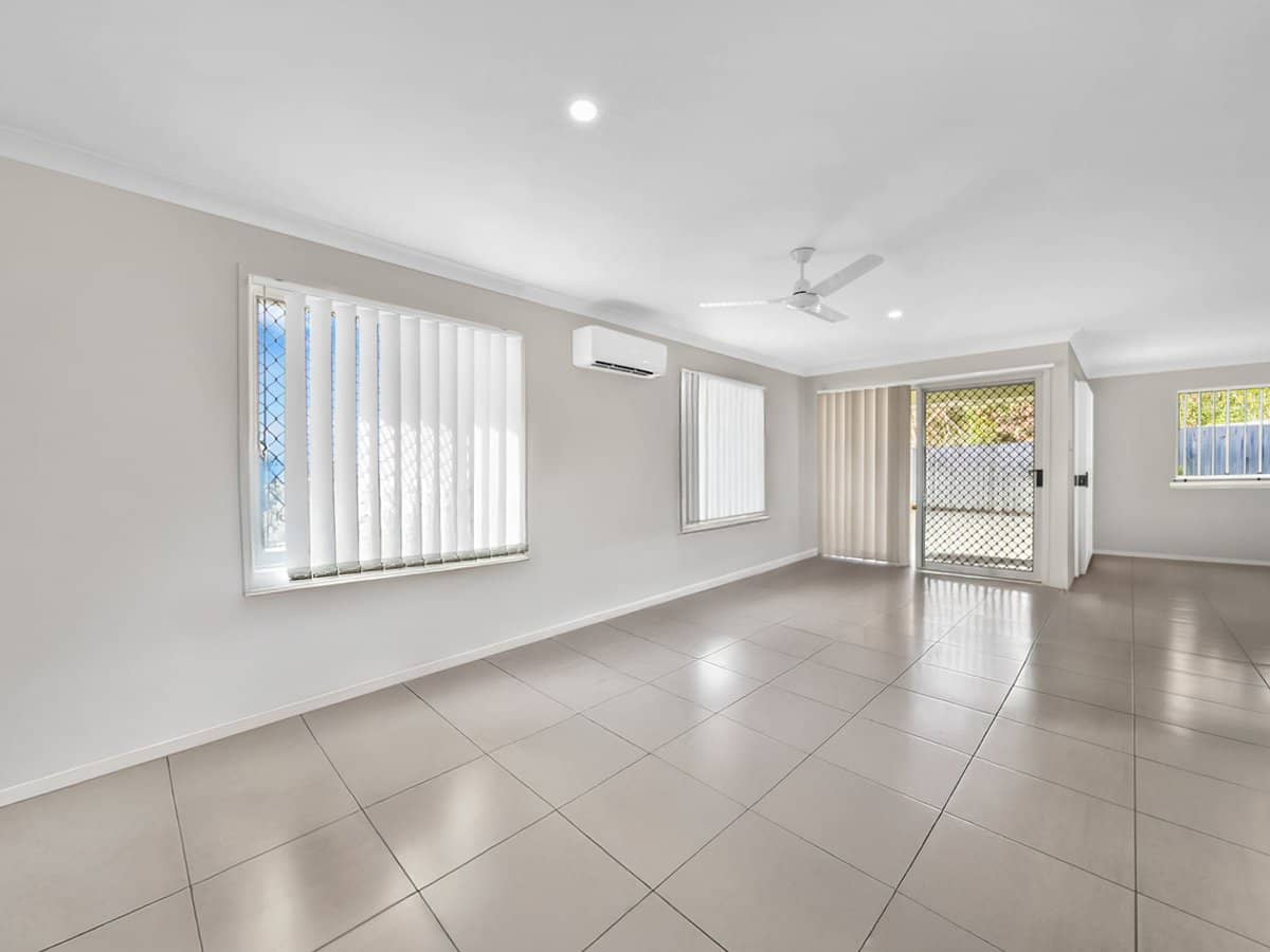 26 Lane Court, MOUNT WARREN PARK - Thumbnail 5