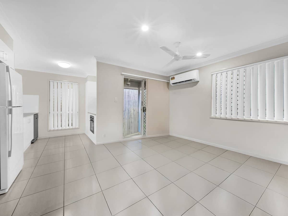 26 Lane Court, MOUNT WARREN PARK - Thumbnail 15
