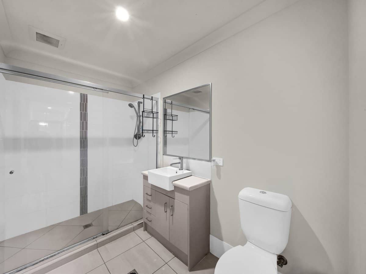 26 Lane Court, MOUNT WARREN PARK - Thumbnail 18