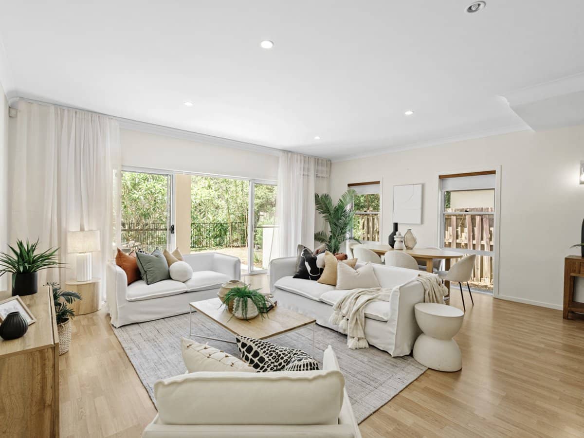 13 Ranier Crescent, VARSITY LAKES - Thumbnail 1