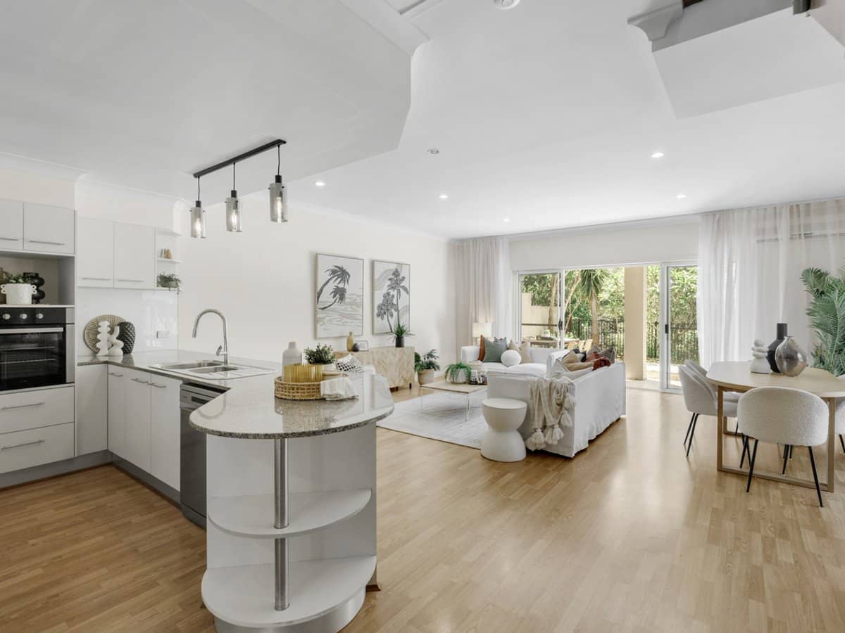 13 Ranier Crescent, VARSITY LAKES - Thumbnail 2