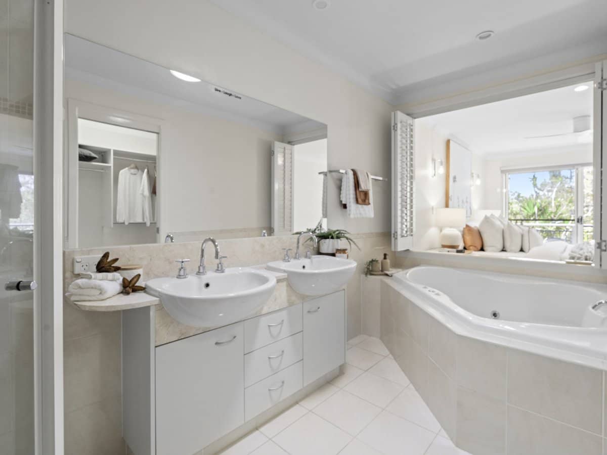 13 Ranier Crescent, VARSITY LAKES - Thumbnail 9