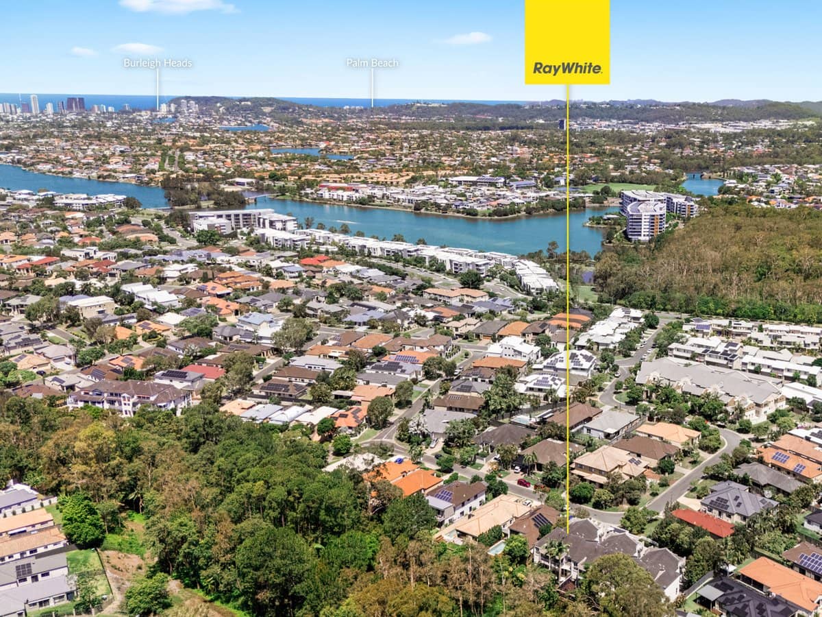 13 Ranier Crescent, VARSITY LAKES - Thumbnail 17