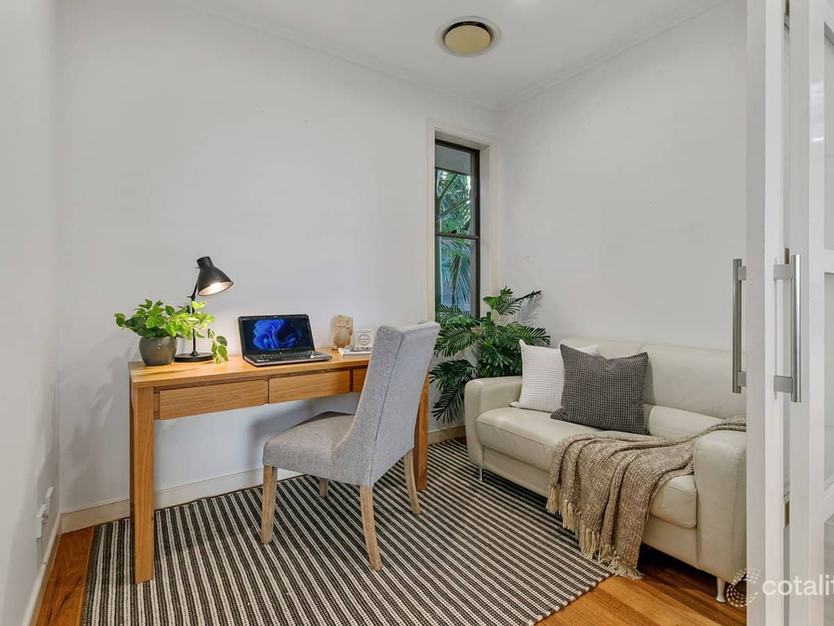 6105 The Lakes Drive, Hope Island - Thumbnail 5