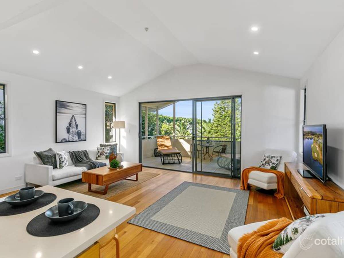 6105 The Lakes Drive, Hope Island - Thumbnail 6