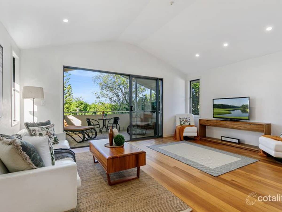 6105 The Lakes Drive, Hope Island - Thumbnail 8