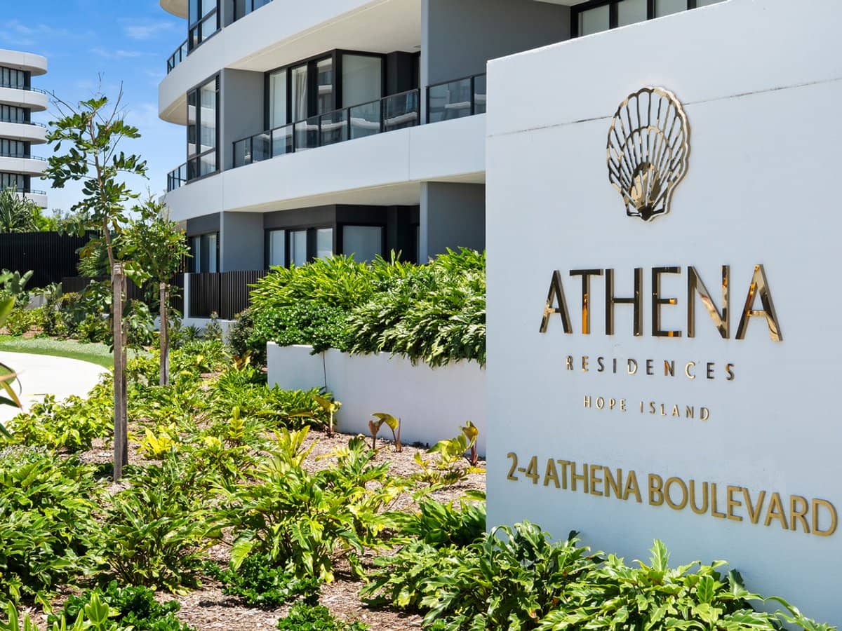 2-4 Athena Boulevard, HOPE ISLAND - Thumbnail 2