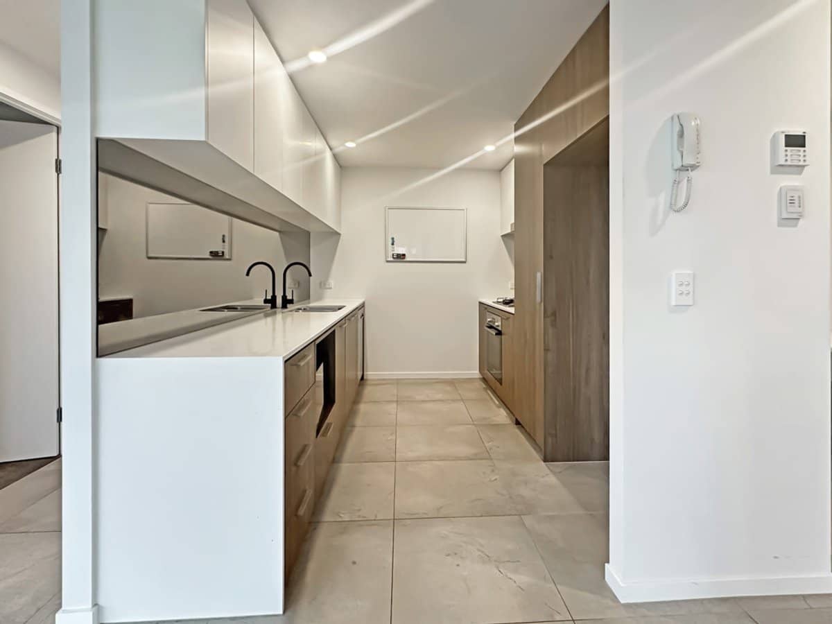 1 Grant Avenue, HOPE ISLAND - Thumbnail 3