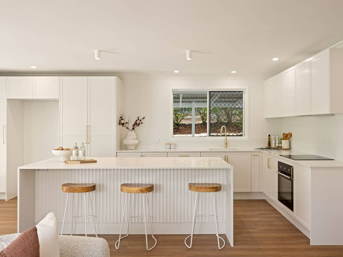 17 San Mateo Boulevard, ASHMORE - Thumbnail 1