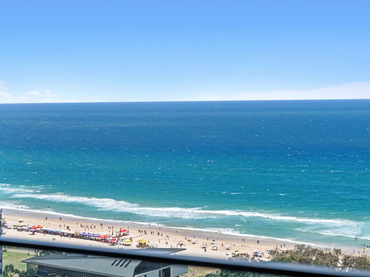 12 Philip Avenue, Broadbeach - Thumbnail 3