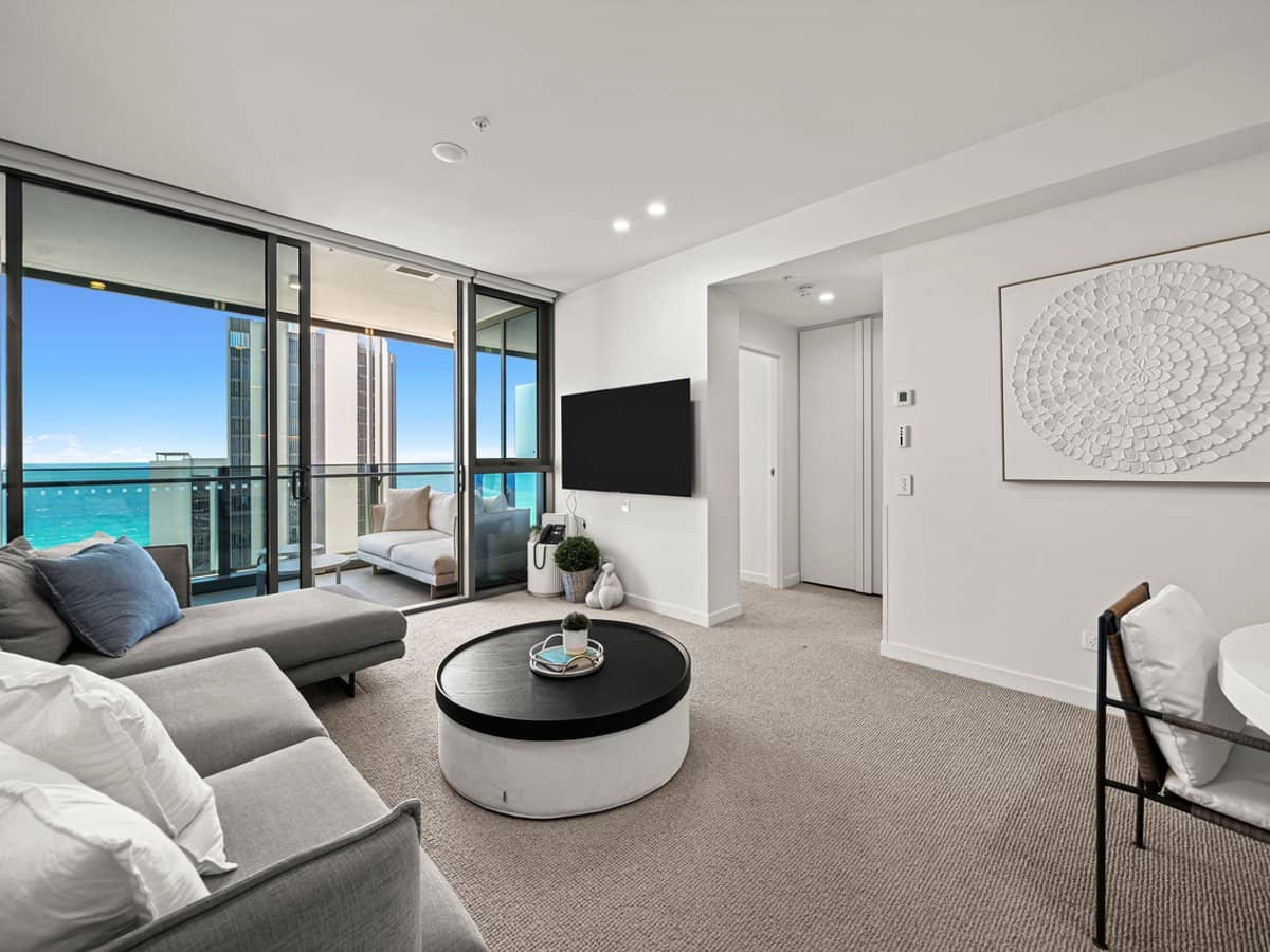 12 Philip Avenue, Broadbeach - Thumbnail 4