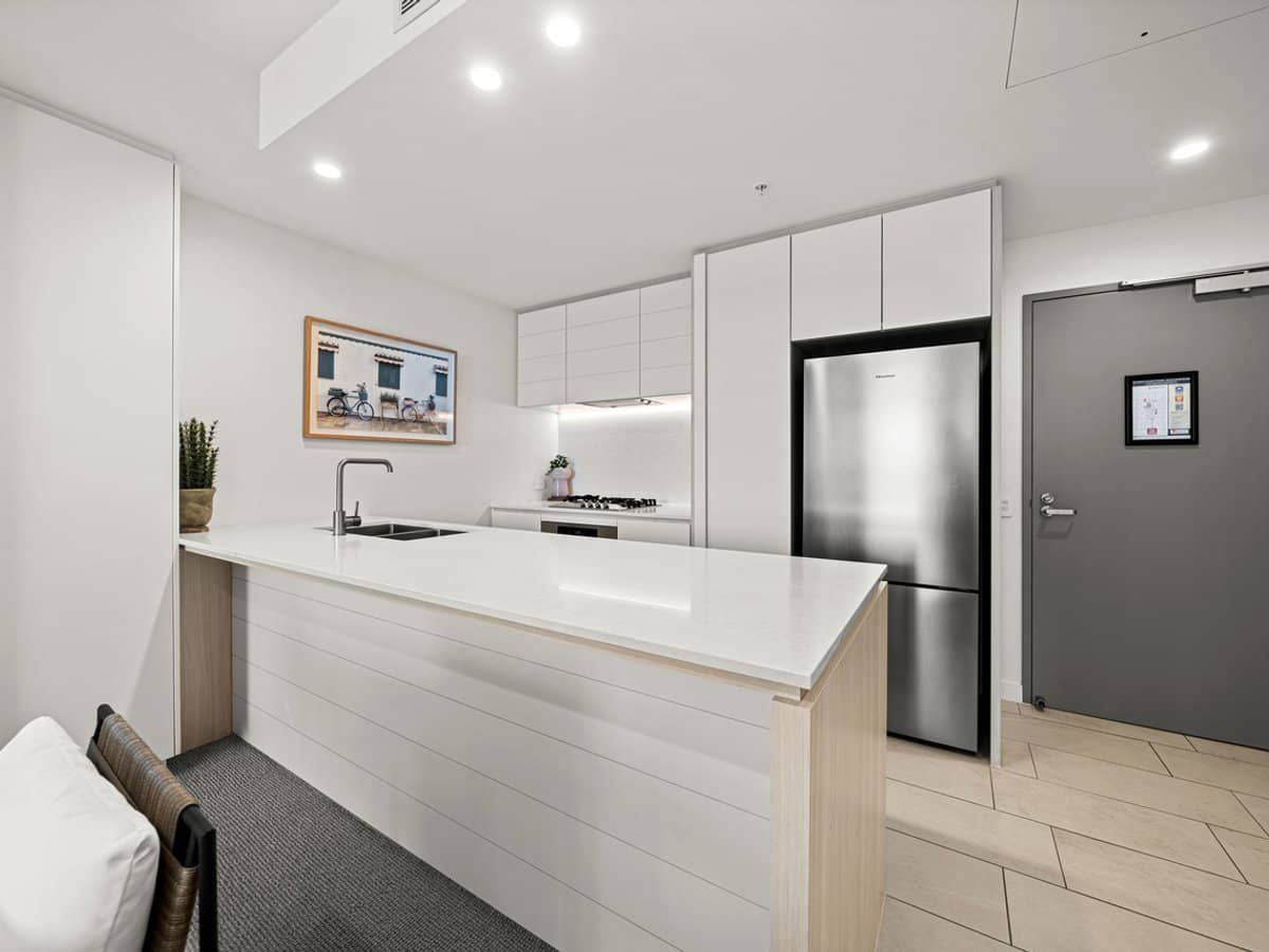 12 Philip Avenue, Broadbeach - Thumbnail 11