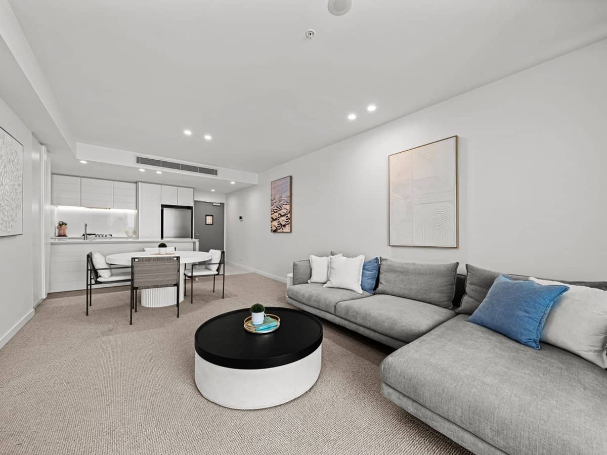 12 Philip Avenue, Broadbeach - Thumbnail 9