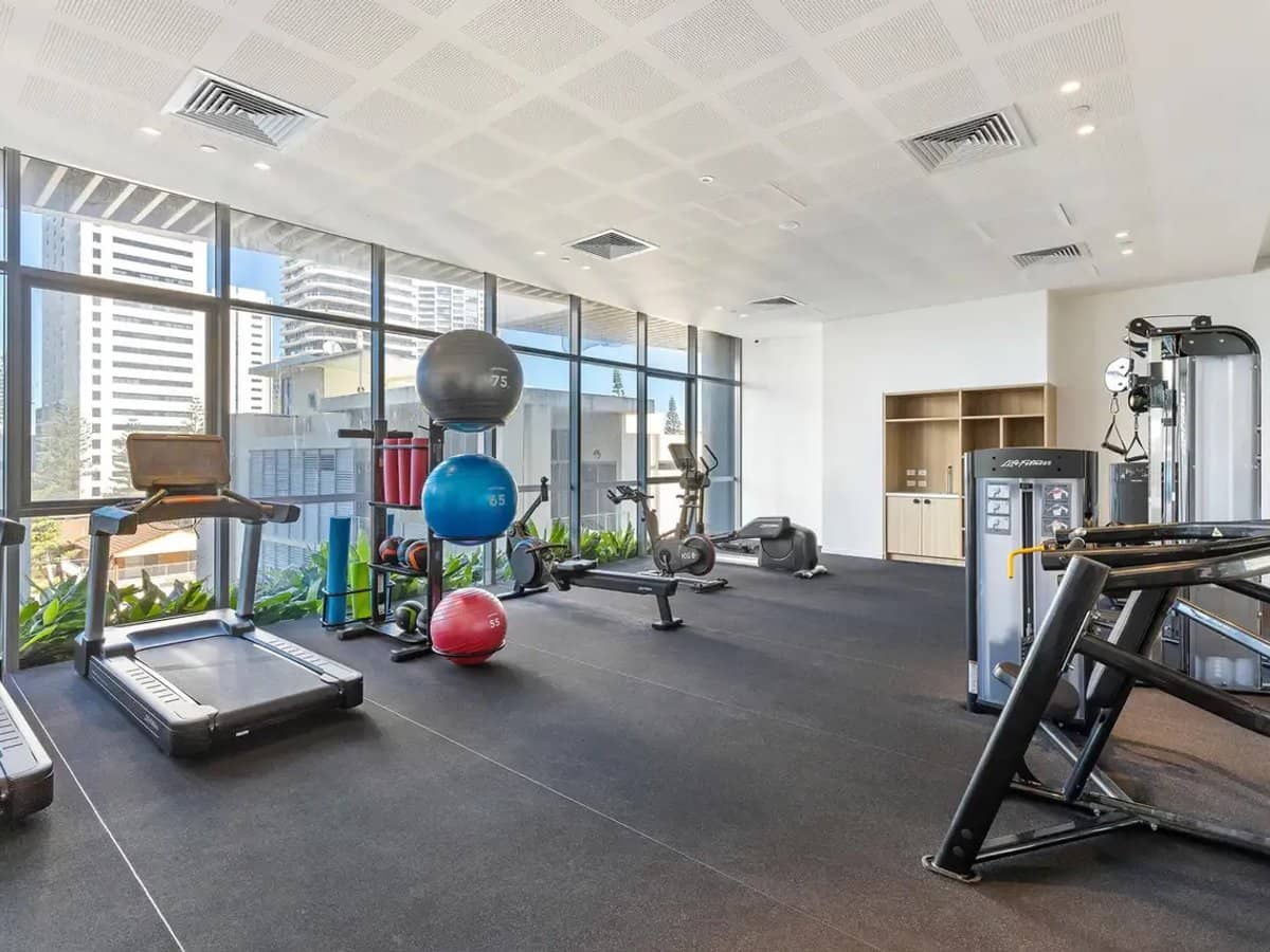 12 Philip Avenue, Broadbeach - Thumbnail 19