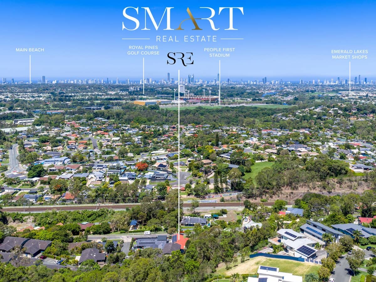 16 Paddington Drive, CARRARA - Thumbnail 2