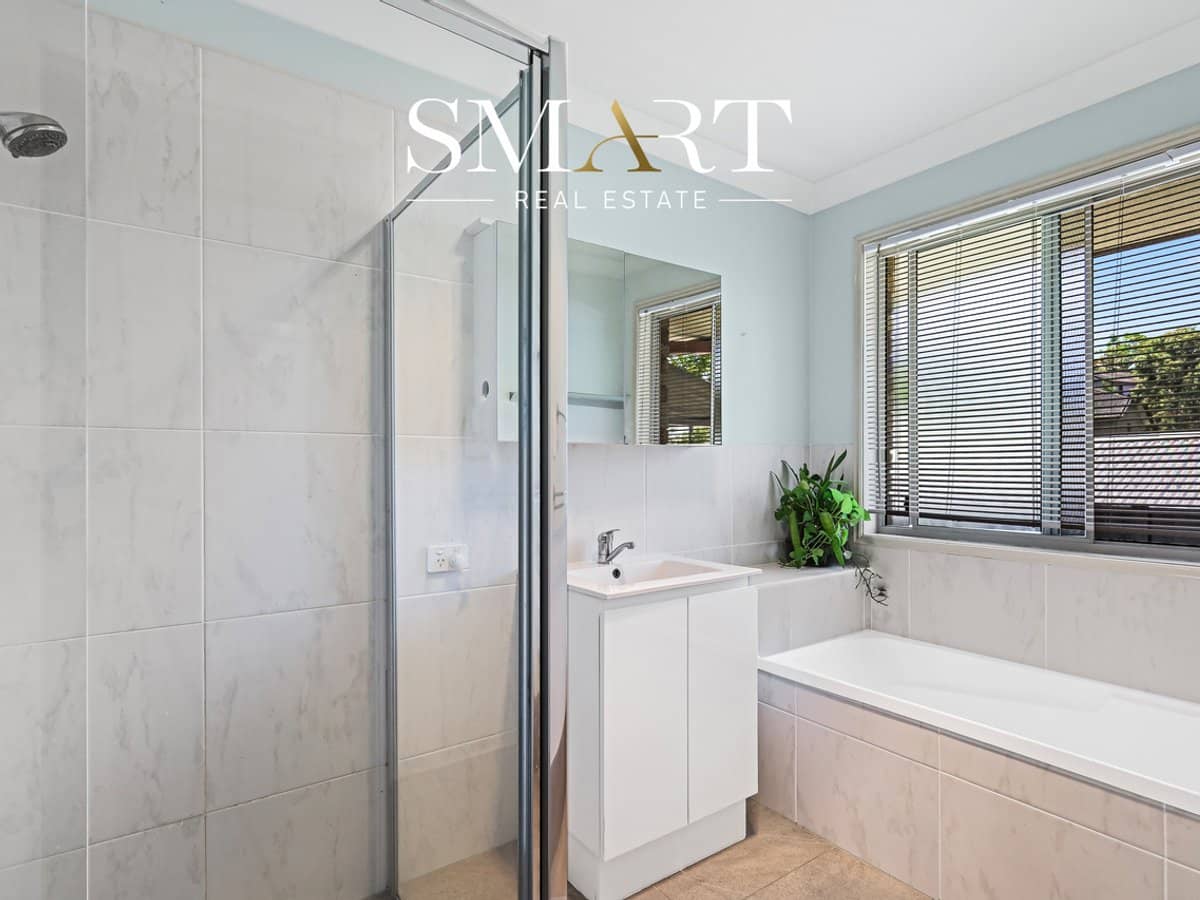 16 Paddington Drive, CARRARA - Thumbnail 29