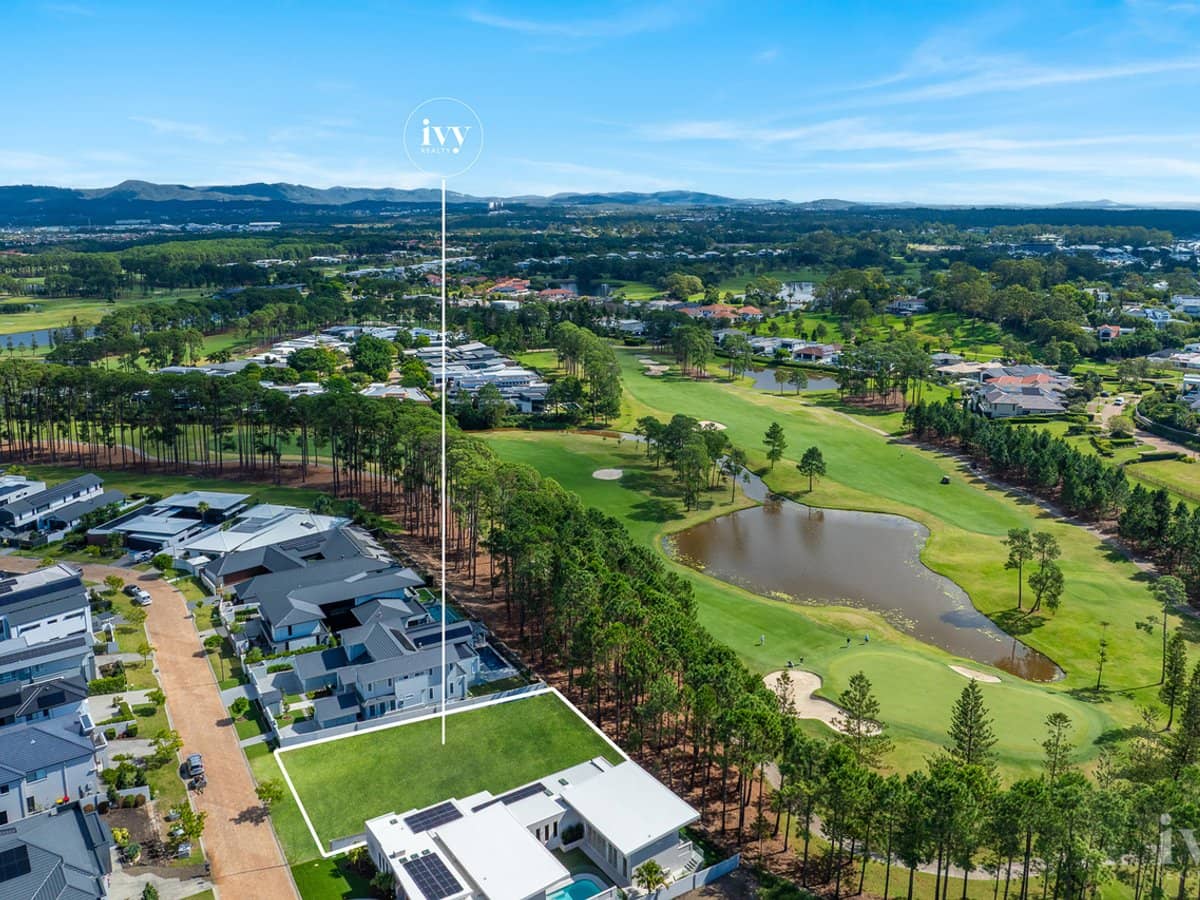 1823 Pinehurst Drive, Sanctuary Cove - Thumbnail 2